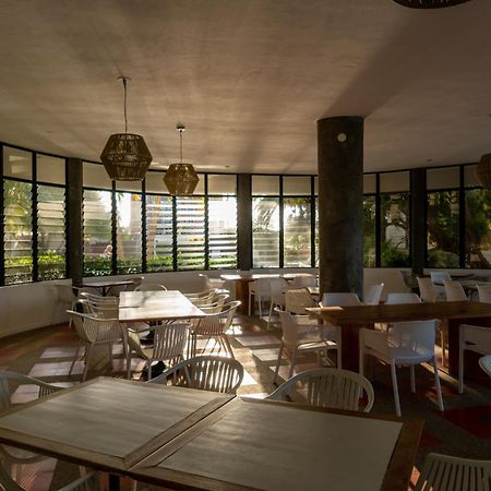 Hotel California Playa El Yaque 外观 照片