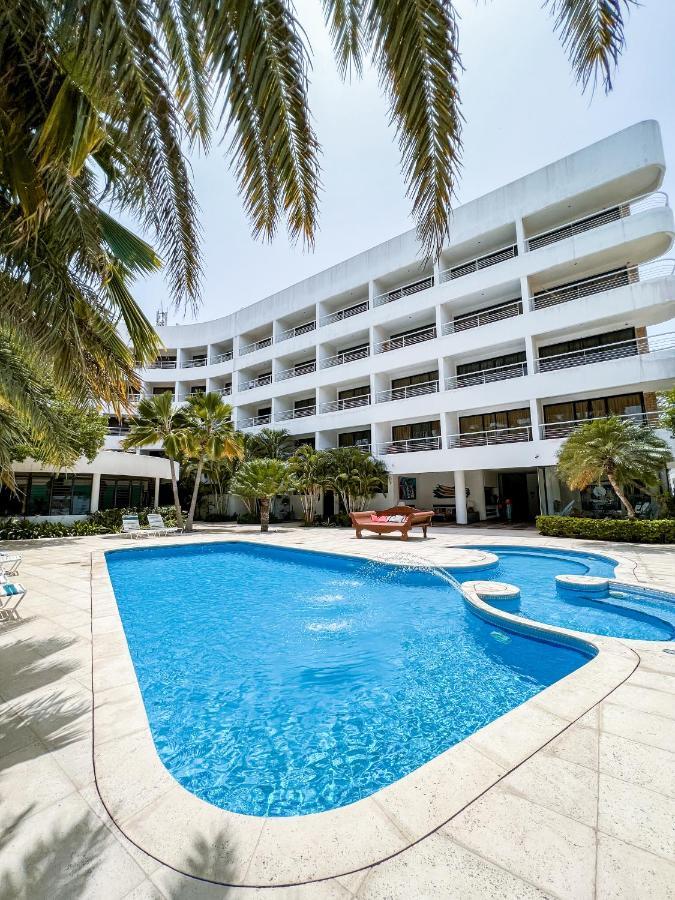 Hotel California Playa El Yaque 外观 照片