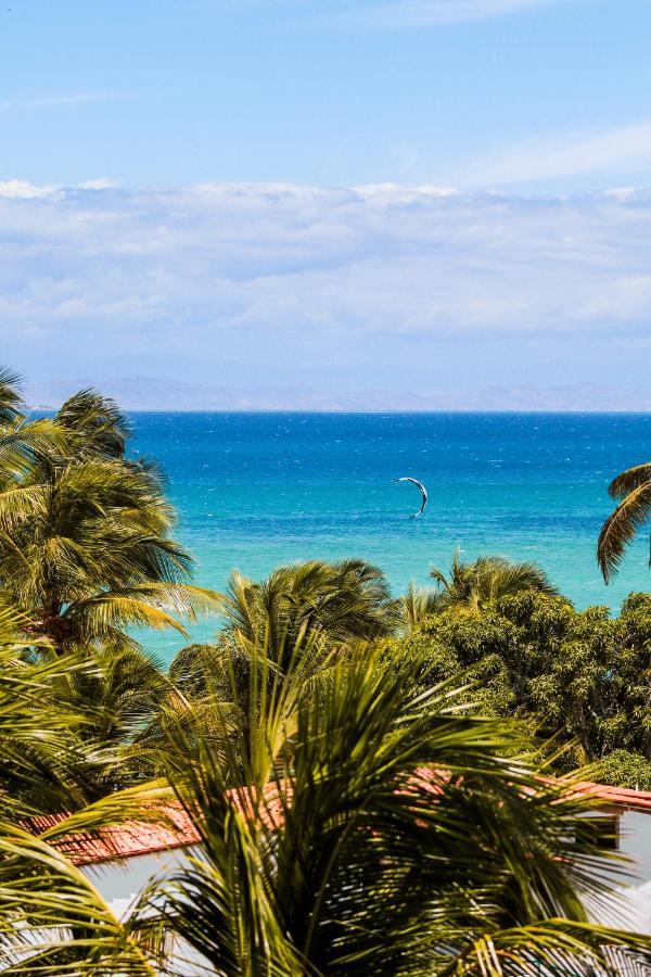 Hotel California Playa El Yaque 外观 照片