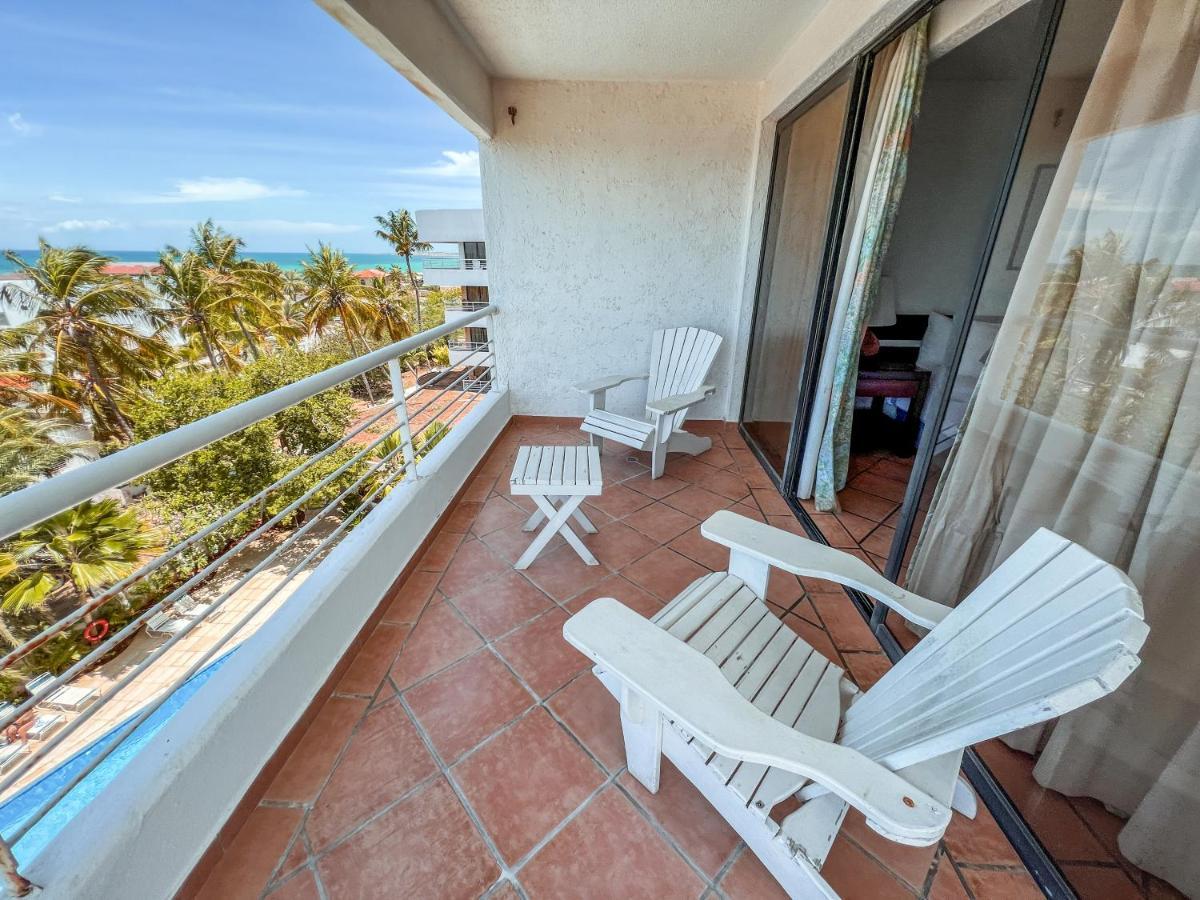 Hotel California Playa El Yaque 外观 照片