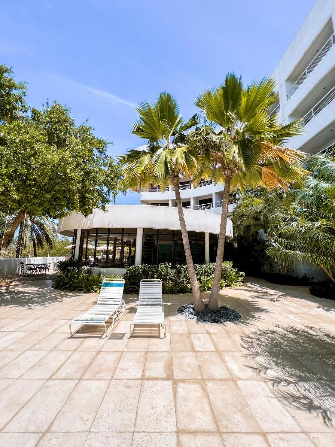 Hotel California Playa El Yaque 外观 照片